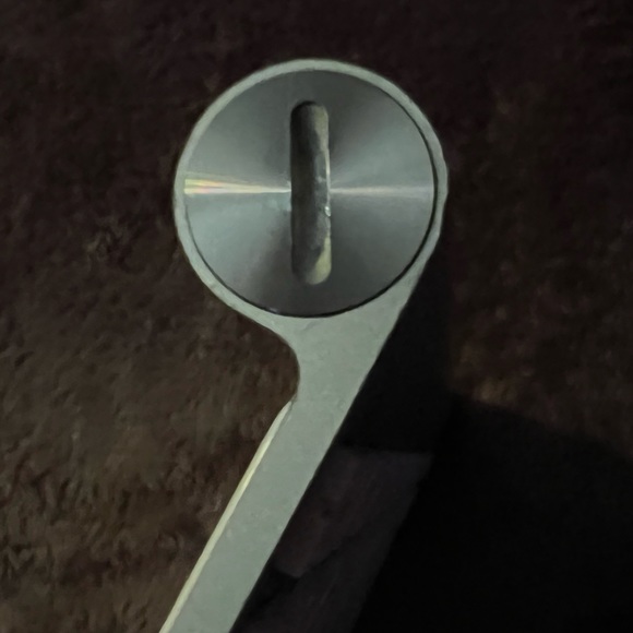 Apple wireless Bluetooth keyboard, must have for anyone with a laptop or tablet! - Picture 4 of 4